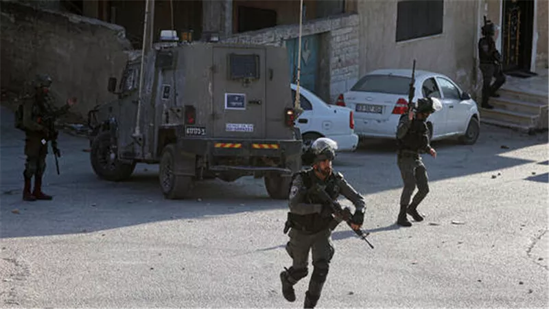 اشتباكات عنيفة بين الفصائل الفلسطينية والجيش الإسرائيلي في جنين