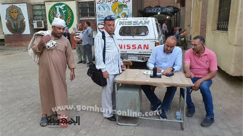 مدير تعليم المنوفية يتابع توزيع صناديق الأسئلة للدبلومات الفنية