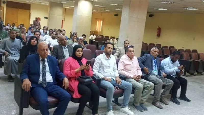 مدير عام الشباب والرياضة يفتتح ملتقى التوظيف بأرمنت