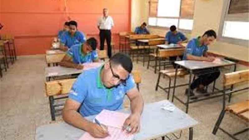 غياب 435 طالبا وطالبة و حالتين اغماء وغش اليكترونى بالبحيرة