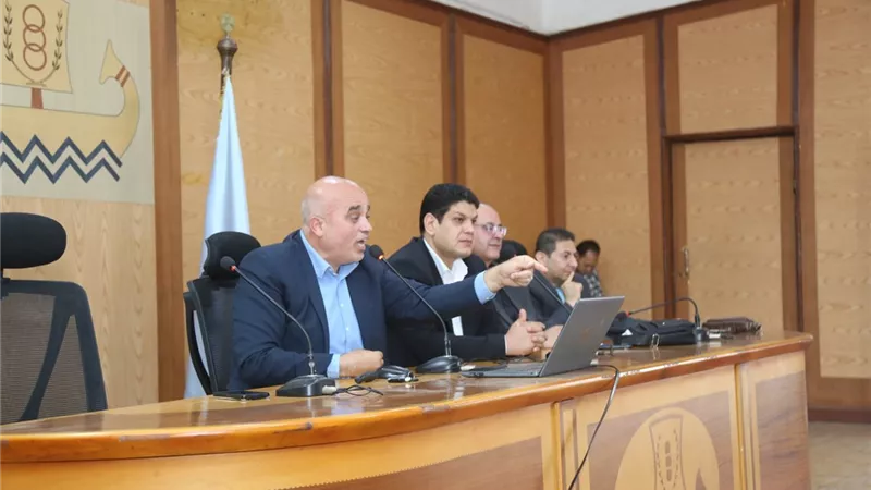 محافظ كفرالشيخ يتابع فعاليات برنامج إعداد الحساب الختامى للدولة