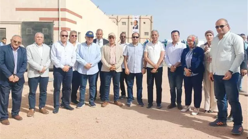 محافظ البحر الأحمر والنواب يتفقدون بعض المشروعات الخدمية بالغردقة