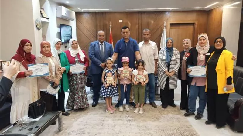تعليم قنا: تكريم المعلمة الفعالة و الطفلات المبدعات