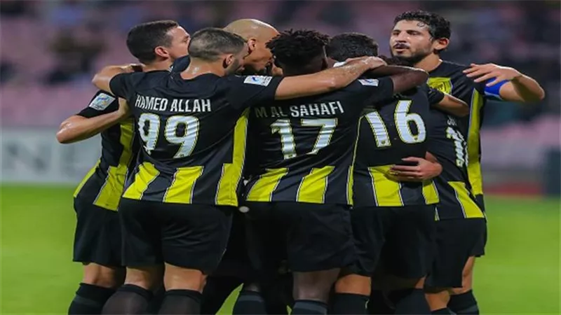 اتحاد جدة يجهز عرضا كبيرا للتعاقد مع أفضل حارس بالعالم