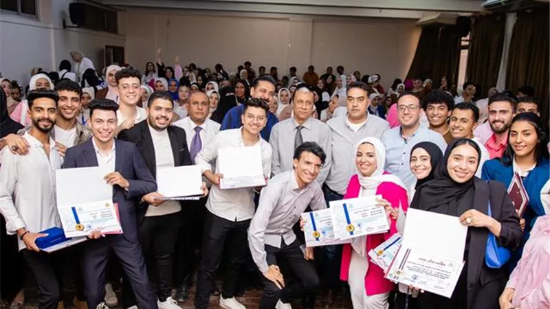 تكريم مشروعات تخرج طلاب الإذاعة والتليفزيون بإعلام آداب الزقازيق