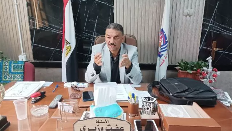 إحالة مدير مدرسة بتعليم نجع حمادى للشئون القانونية