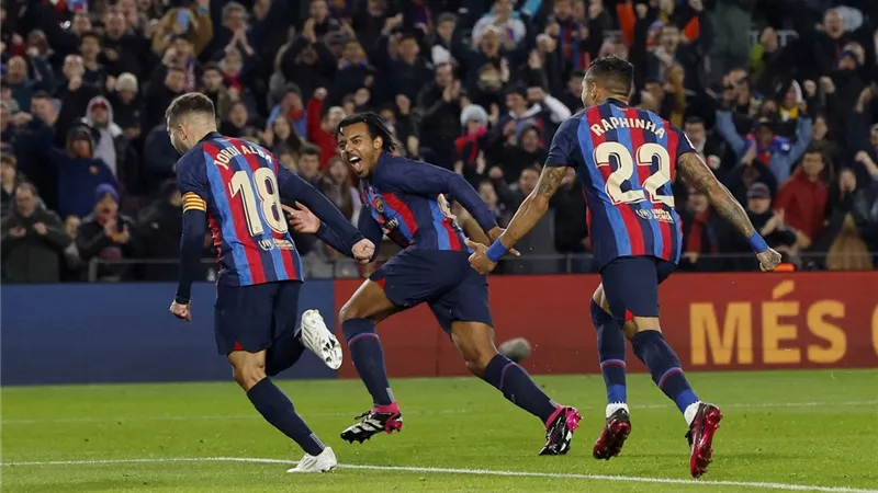 برشلونة ينهى موسمه فى الدورى الإسبانى بالفوز على إشبيلية 1/2
