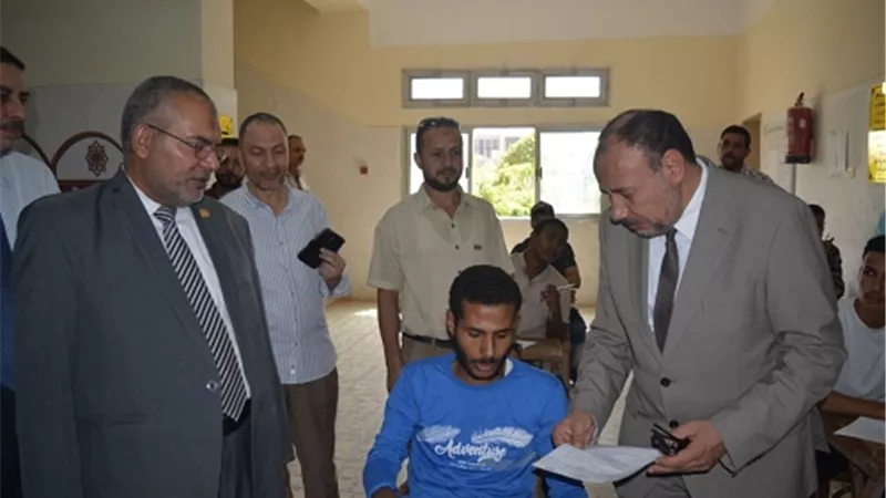 متابعة أعمال الامتحانات بكلية الشريعة والقانون بأسيوط
