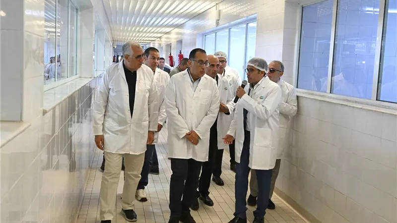 مدبولي: نحرص على زيارة المشروعات المساهمة في تعميق الصناعة وخلق فرص عمل جديدة