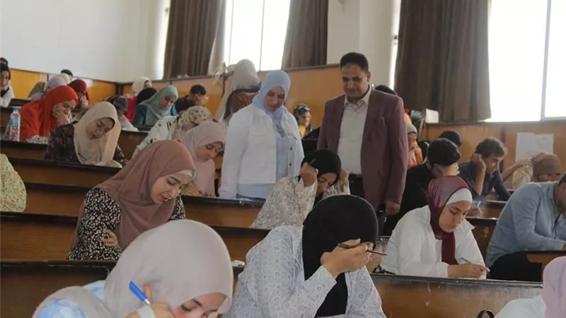 زيدان يتابع انتظام سير الامتحانات بالتربية النوعية بالمنوفية