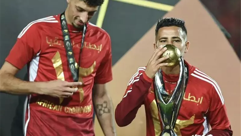 سر تجاهل الإتحاد المغربى تهنئة نجم الأهلى بعد تتويجه بأبطال إفريقيا