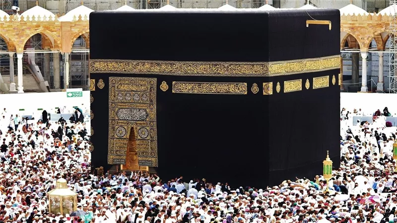 متى يجب عليَّنا حج بيت الله الحرام؟