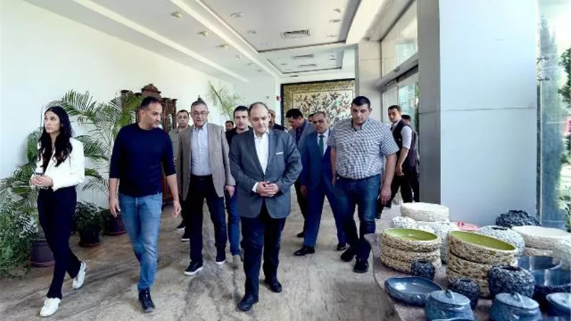 وزير التجارة يزور مصانع الشركة المصرية الألمانية لصناعة البورسلين
