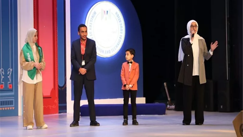 16.6 مليون طالب وطالبة بوزارة التربية والتعليم والتعليم الفنى يشاركون بتحدى القراءة العربى لدولة الامارات