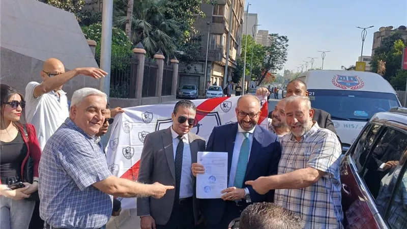 حسام المندوه يتسلم صورة حكم استمراره أمينًا لصندوق الزمالك