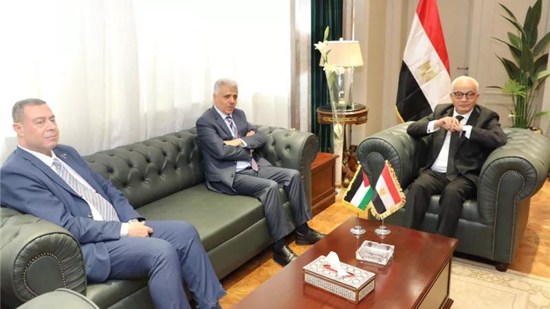 وزير التربية والتعليم العالي الفلسطيني يشيد بالدعم المصري المتواصل للشعب الفلسطيني