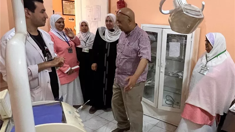 وكيل وزارة الصحة بالفيوم يفاجئ مستشفى سنورس ويشيد بأقسام الكلى