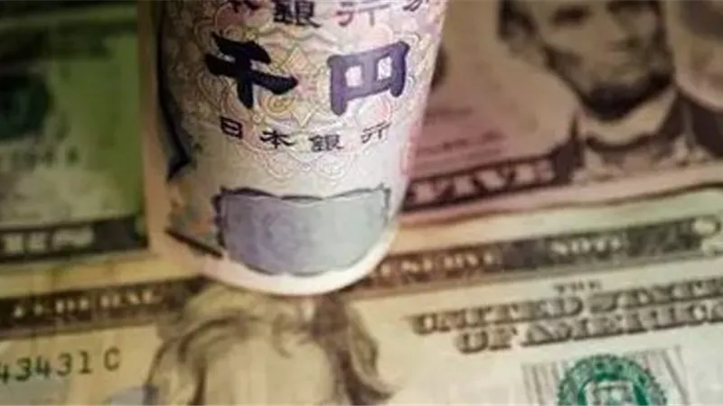 الين الياباني عند أدنى مستوى في شهر