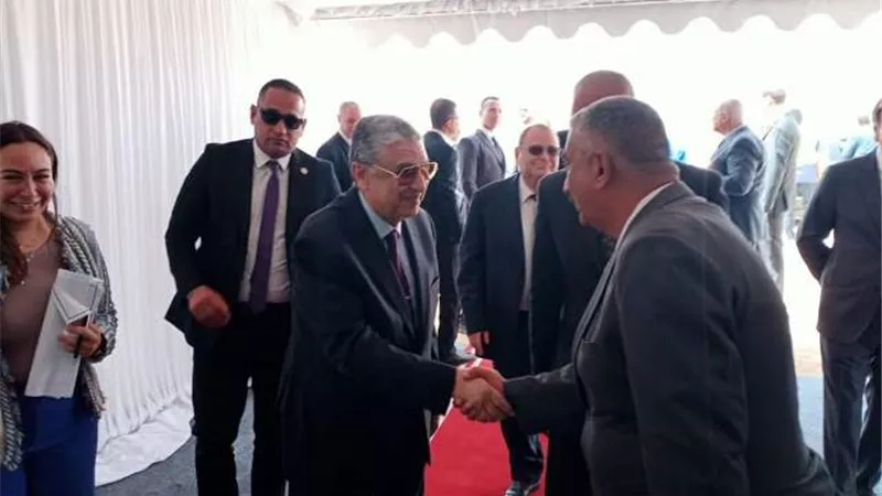 افتتاح مزرعة رياح بطاقة 252 ميجاوات بجبل الزيت بالبحر الأحمر