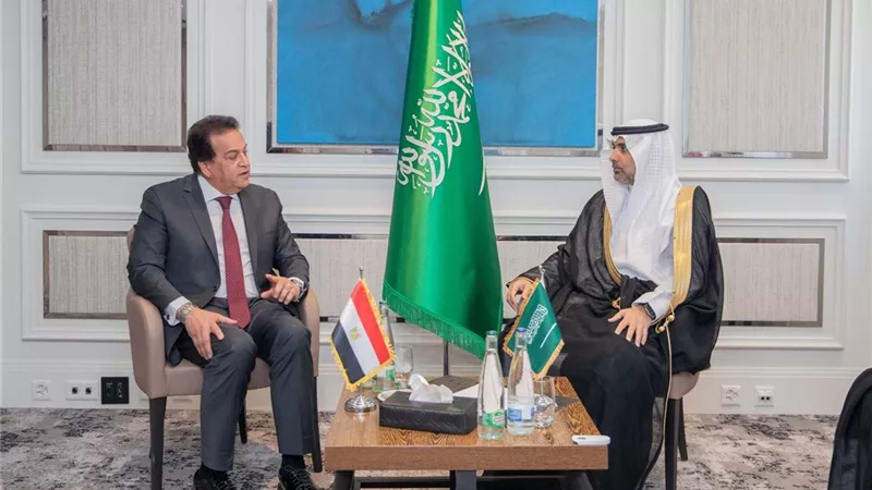 وزير الصحة يلتقي نظيره السعودي لمناقشة مشروعات التعاون بالقطاع