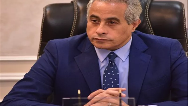 وزير العمل يبحث آليات التعاون في مجالات متعددة مع سفير هولندا