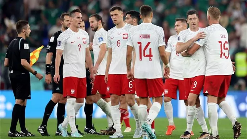 موقف ليفاندوفسكي.. قائمة منتخب بولندا الأولية لـ يورو 2024