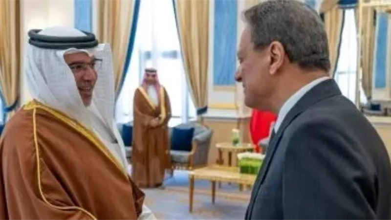 كرم جبر وولي عهد البحرين يبحثان مواصلة تعزيز أوجه التعاون الإعلامي العربي