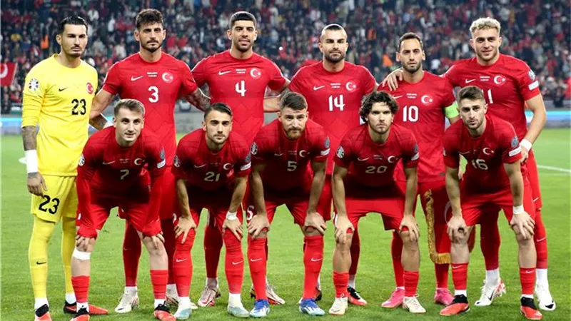 مونتيلا يعلن قائمة المنتخب التركي لمنافسات يورو 2024