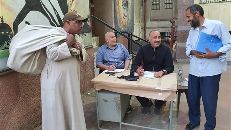 مدير تعليم المنوفية يتابع خروج أوراق أسئلة الدبلومات الفنية لمقار لجان الامتحانات