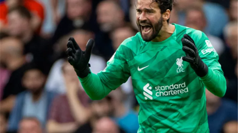 ليفربول ينفى انتقال زميل محمد صلاح للدورى السعودى