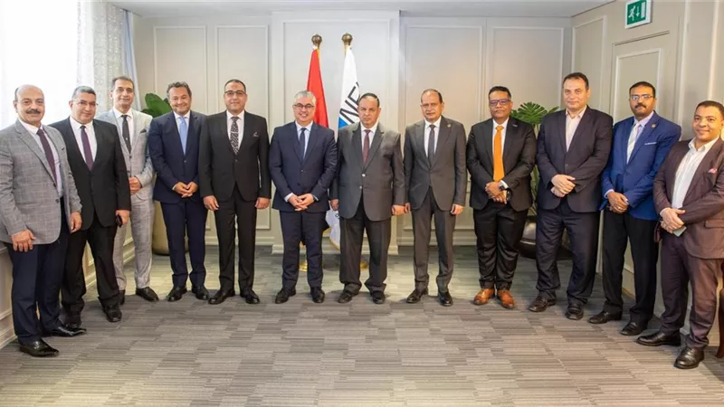 اقتصادية قناة السويس توقع بروتوكول تعاون مع مصلحة الجمارك