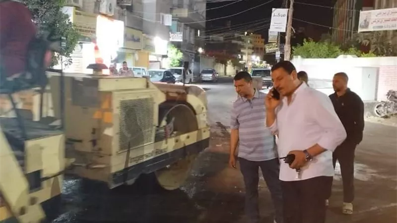 إستمرار رصف وتطوير شوارع مركز الحسينية بالشرقية