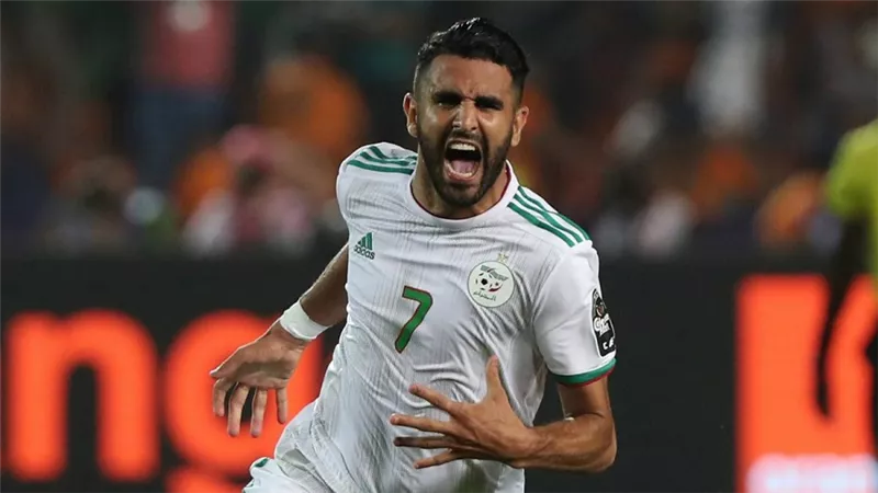 رياض محرز ردا على استبعاده من منتخب الجزائر: