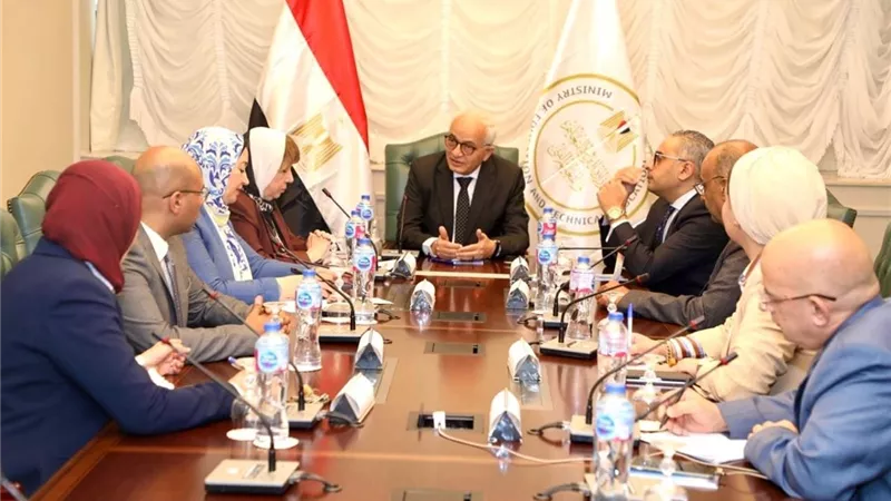 «حجازي» : التربية السليمة هي أساس التعليم وبناء شخصية الطالب