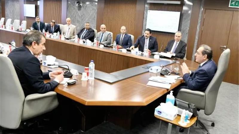 الملا يؤكد أهمية مشروع توصيل الغازللمنازل لتقليل كميةاستيراد البوتاجاز