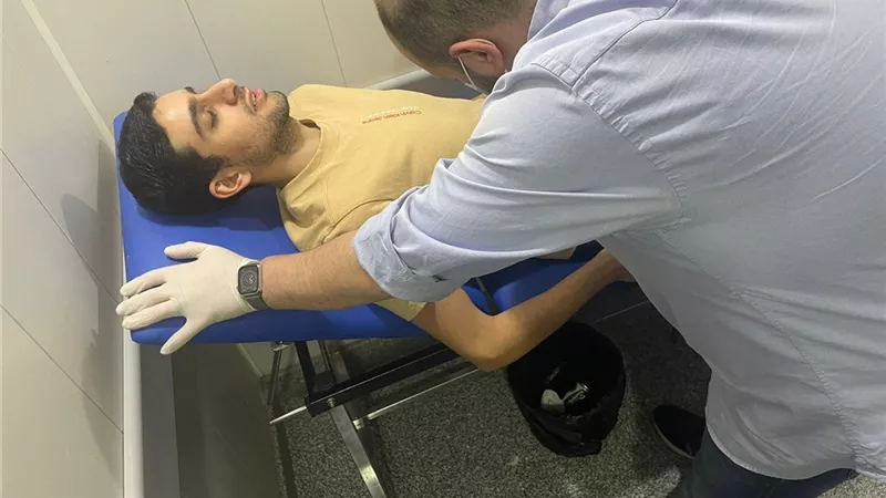 تيام نجل مصطفى قمر يتعرض لوعكة صحية