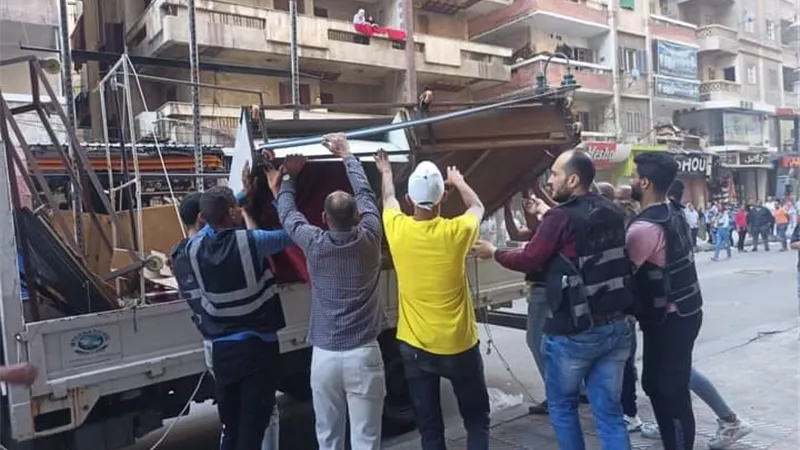 حمله إزالة في شارع خالد بن الوليد بمنطقة ميامى