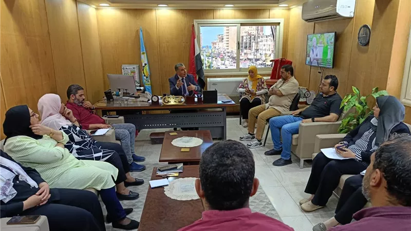 اجتماعا تنظيميا لمناقشة خطة التأمين الطبي للساحل الشمالي بمطروح