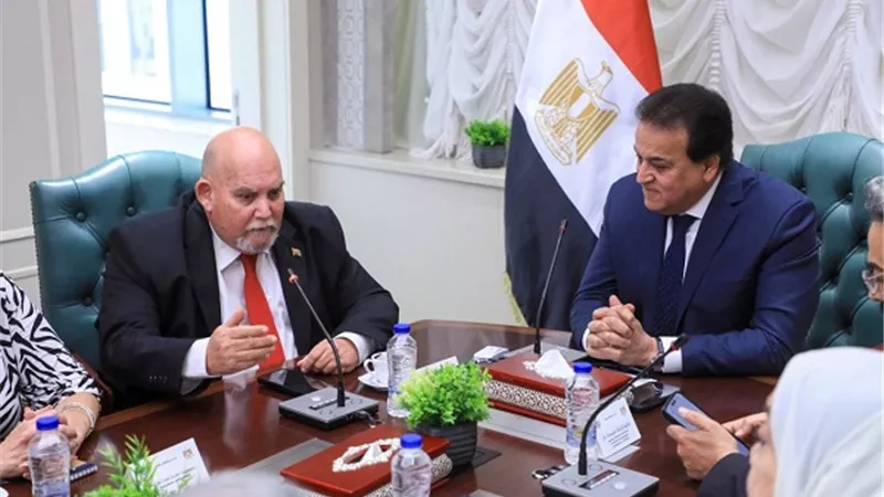 وزير الصحة يشهد توقيع مذكرة للتعاون في مجال الدواء بين مصر والكويت