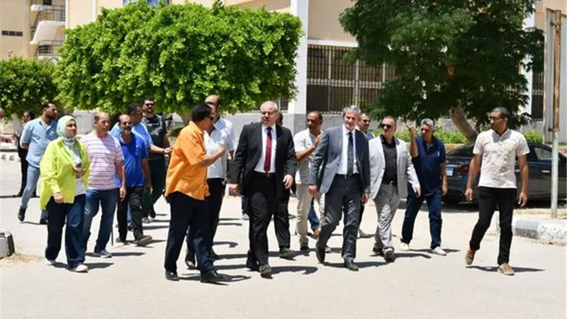 رئيس جامعة القناة يتفقد منشآت كلية التربية الرياضية