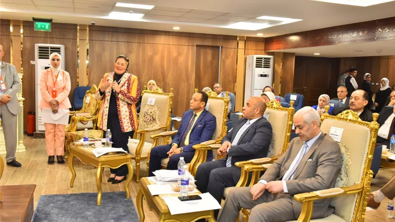 محافظ أسيوط ورئيس الجامعة يشهدان مؤتمر مبادرة المشروعات الخضراء