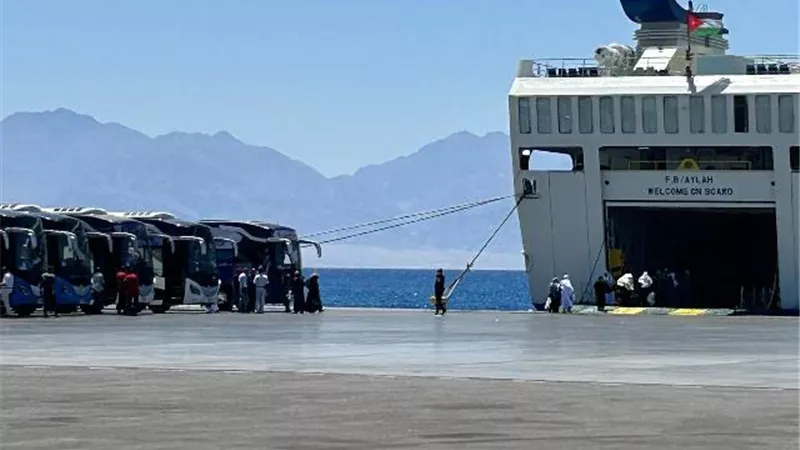 اليوم.. 760 حاجا بريا يغادرون ميناء نويبع البحري