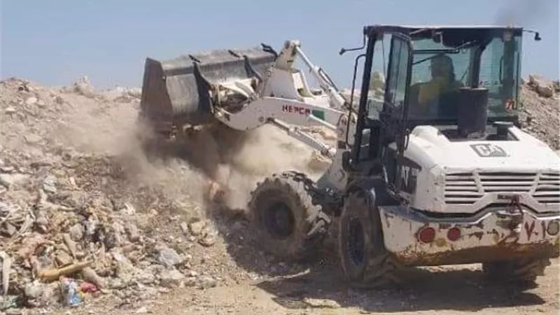 الغردقة ترفع مئات الاطنان من المخلفات بدايرالجبل بشارع المدارس