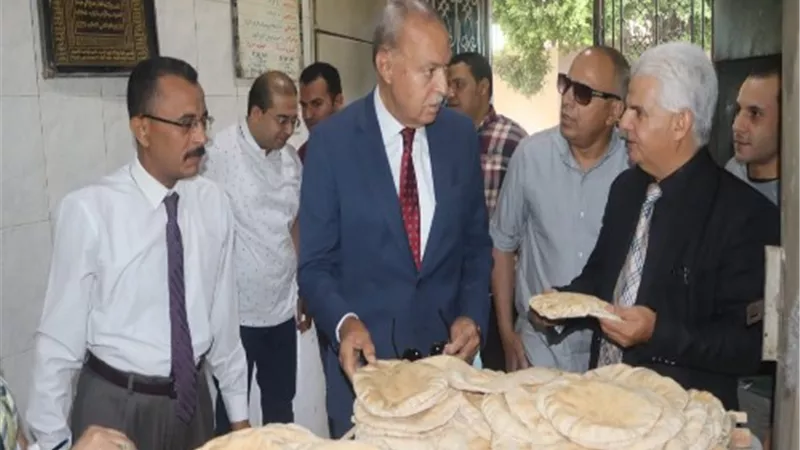 محافظ القليوبية يتابع جودة الخبز في عدد من المخابز بمدينة بنها