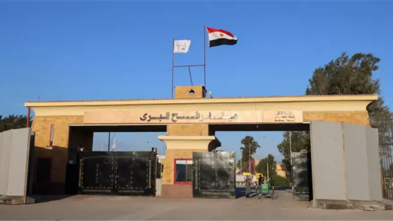 اجتماع ثلاثي في القاهرة لبحث إعادة تشغيل معبر رفح