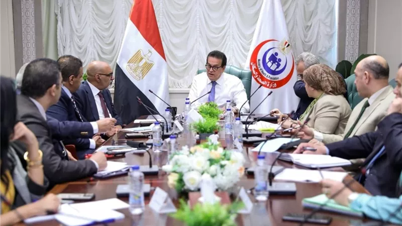 وزير الصحة يتابع مستجدات العمل بالمبادرة الرئاسيةلإنهاء قوائم الانتظار