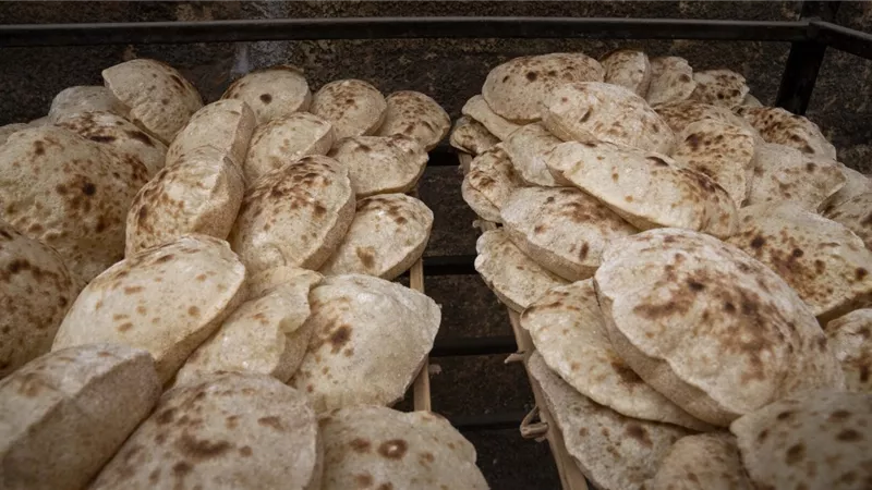 هل يرتفع سعر العيش السياحي بعد زيادةالخبز المدعم؟..