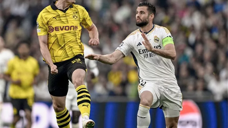 نهائي أوروبا .. استئناف اللعب بعد إصابة ميندي لاعب ريال مدريد