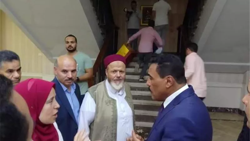 بالدعوات والافراح والتكبيرات محافظ مطروح يودع اول افواج الحجاج