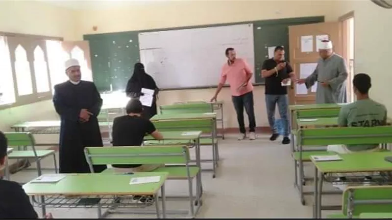 الهواري يتابع انطلاق امتحانات الشهادة الثانوية الأزهرية بالسويس
